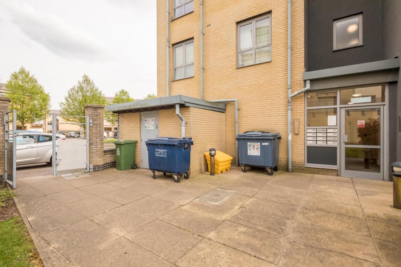 Executive 2Br Apartment Next To Station + Parking CBG Exterior photo